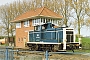 Henschel 30055 - DB "360 766-0"
17.04.1990 - Emden, Bahnhof Aussenhafen
Dietmar Stresow